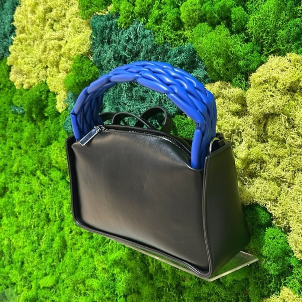 BHeveryday Elegant Handbag with Black Handle